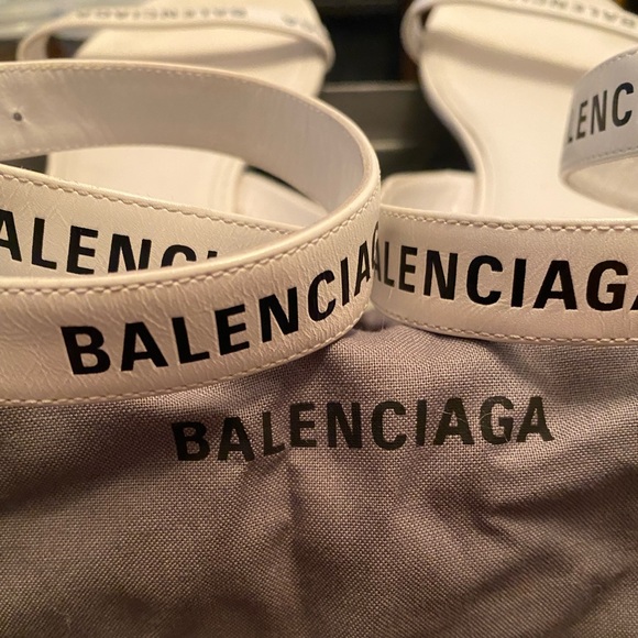 AUTHENTIC Balenciaga Stappy flat sandals SIZE 40eur - Picture 3 of 3